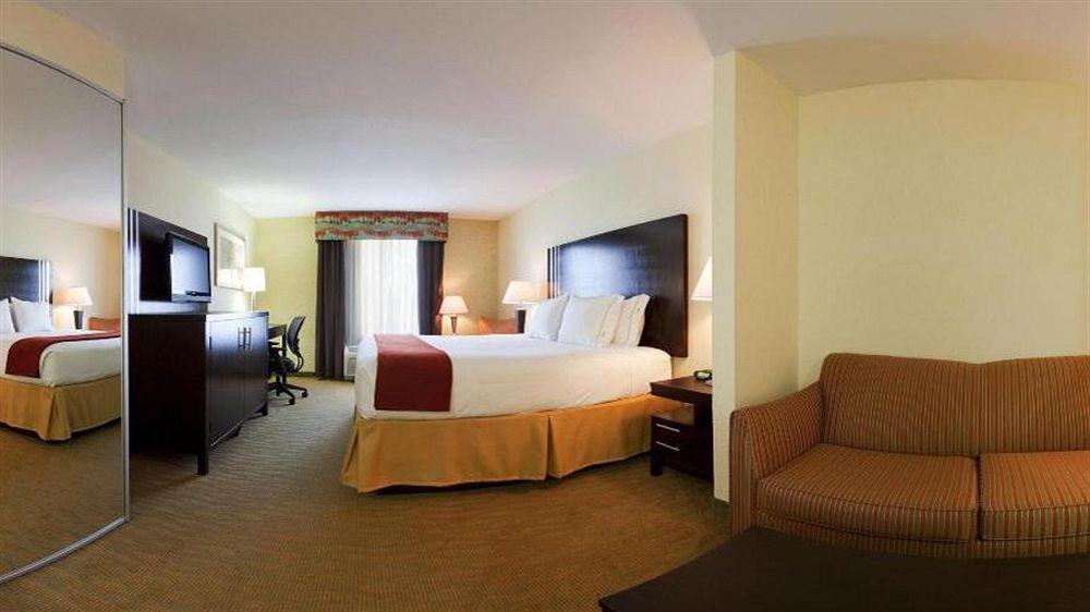 Holiday Inn Express Hotel & Suites Hamburg By Ihg Bagian luar foto