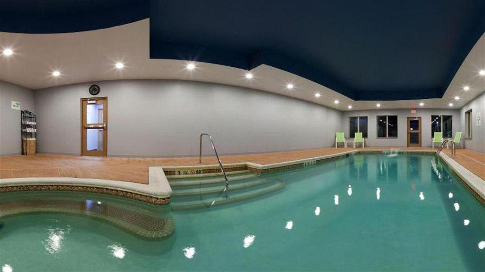 Holiday Inn Express Hotel & Suites Hamburg By Ihg Bagian luar foto