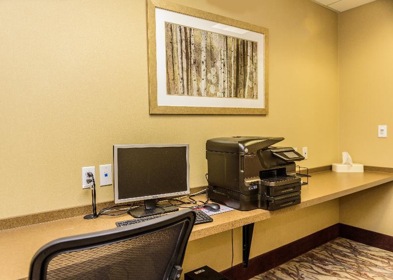 Holiday Inn Express Hotel & Suites Hamburg By Ihg Bagian luar foto