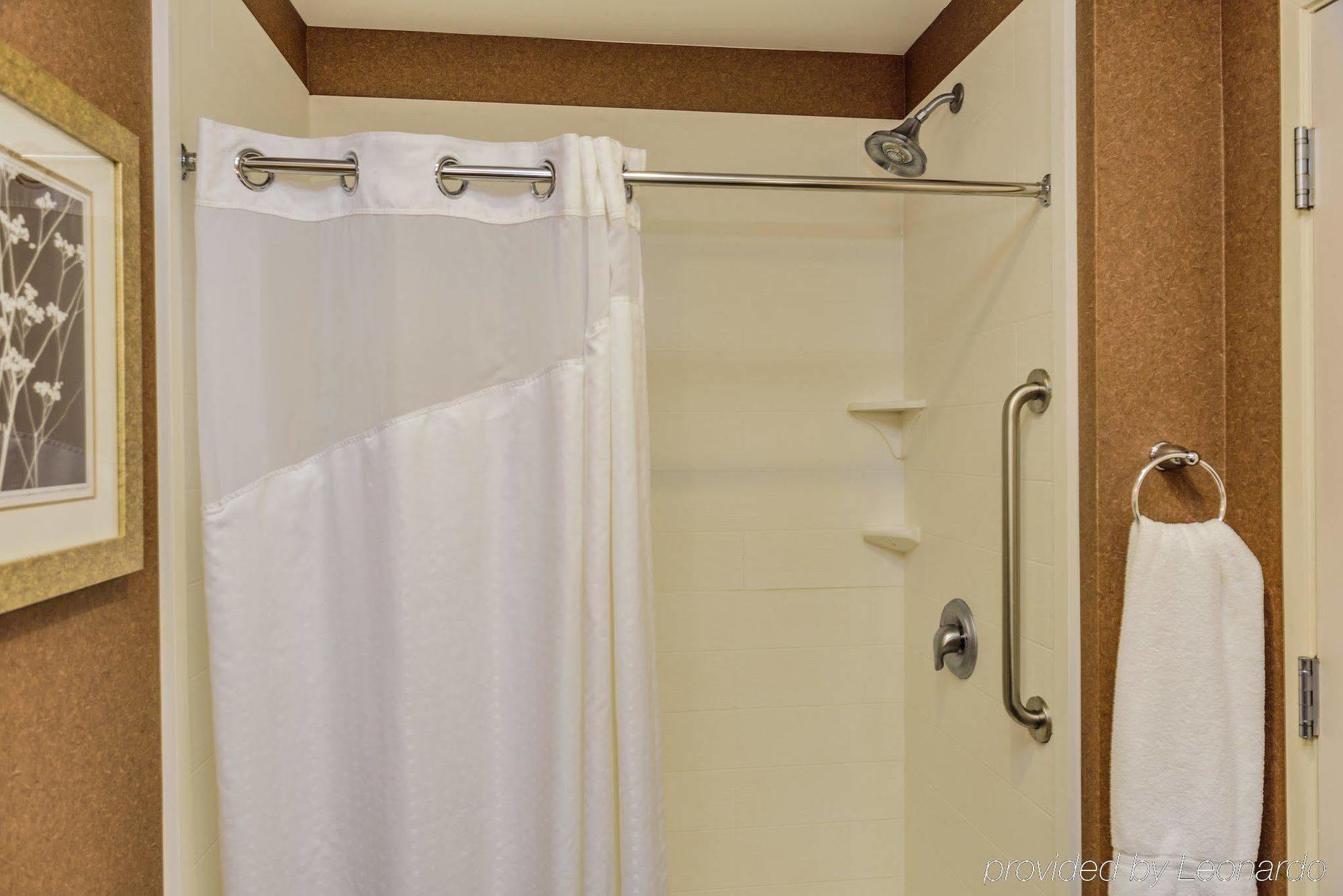 Holiday Inn Express Hotel & Suites Hamburg By Ihg Bagian luar foto