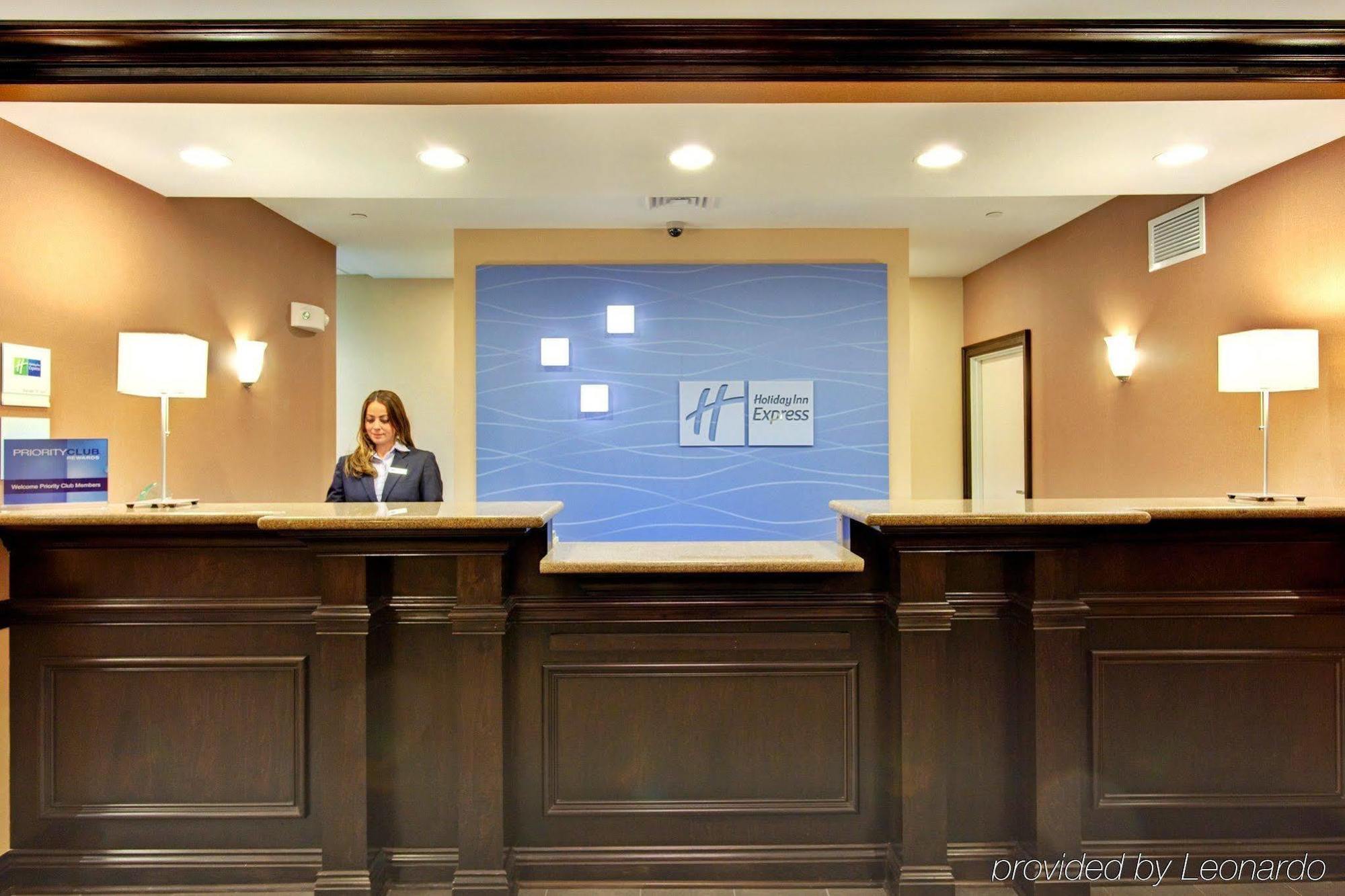 Holiday Inn Express Hotel & Suites Hamburg By Ihg Bagian luar foto
