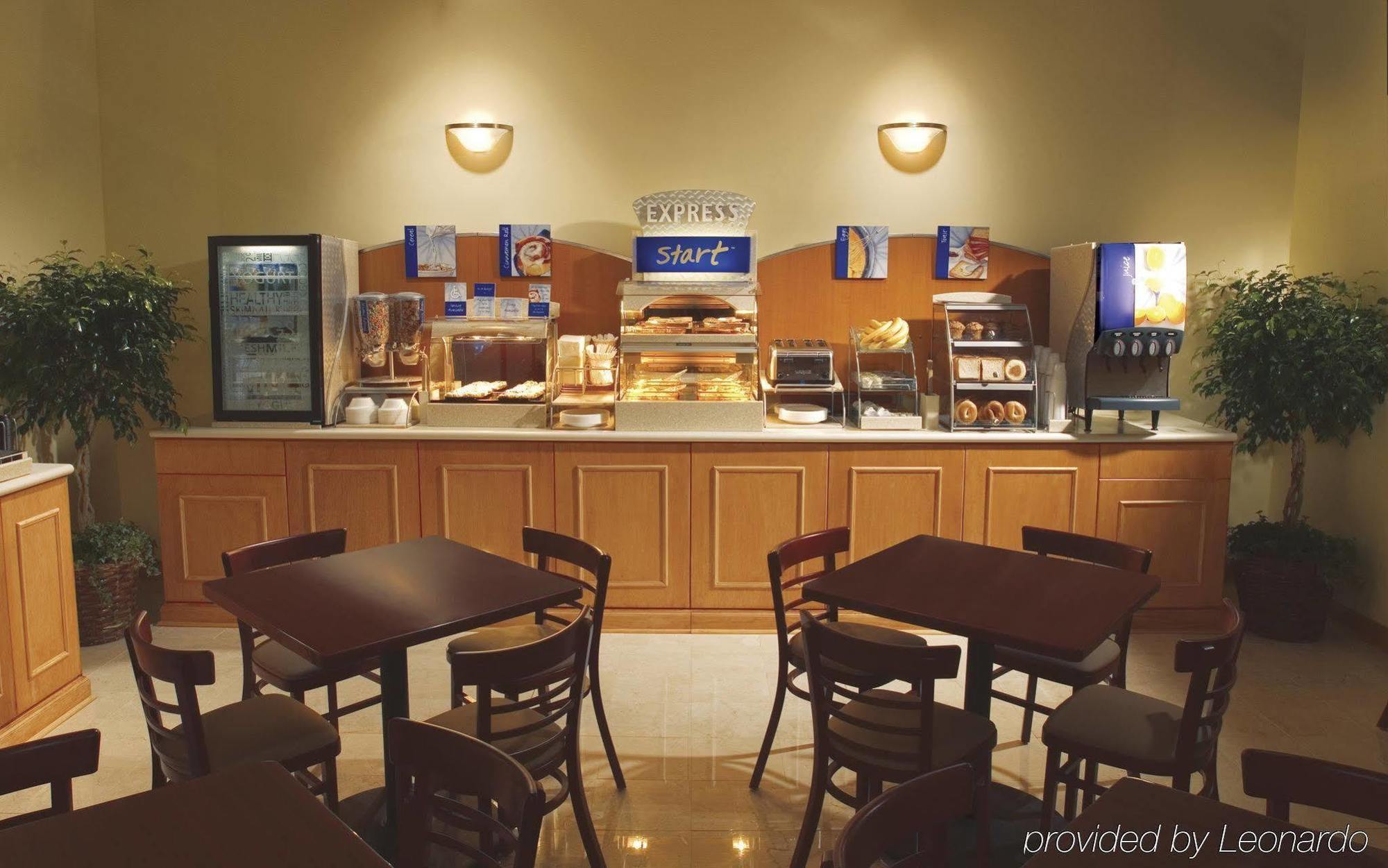 Holiday Inn Express Hotel & Suites Hamburg By Ihg Bagian luar foto