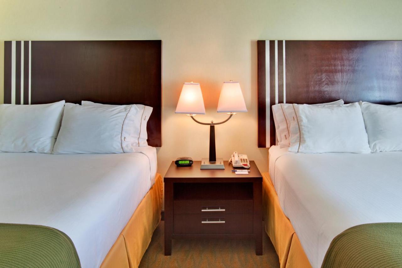 Holiday Inn Express Hotel & Suites Hamburg By Ihg Bagian luar foto