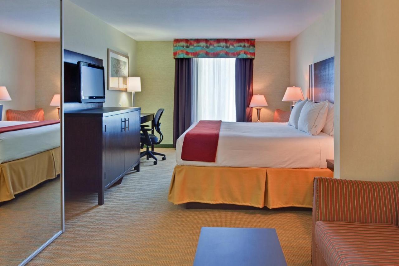 Holiday Inn Express Hotel & Suites Hamburg By Ihg Bagian luar foto