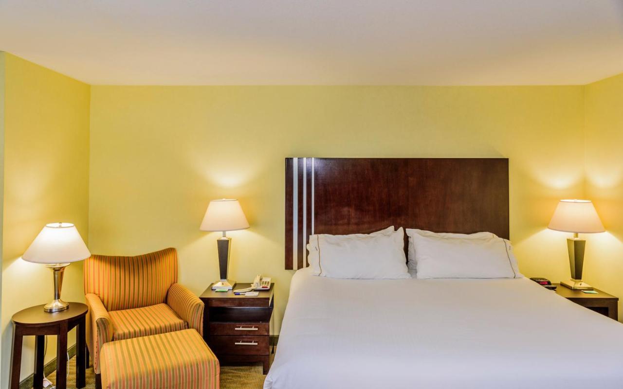 Holiday Inn Express Hotel & Suites Hamburg By Ihg Bagian luar foto