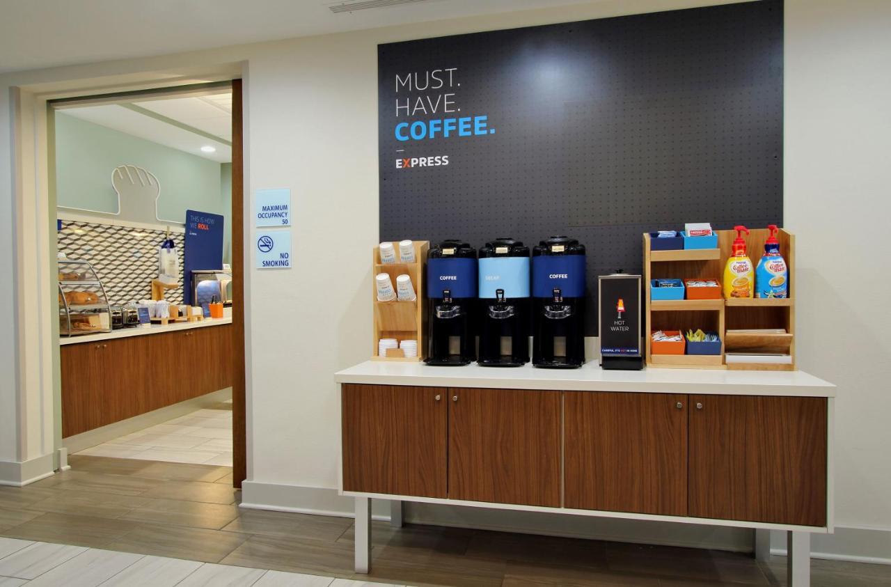 Holiday Inn Express Hotel & Suites Hamburg By Ihg Bagian luar foto